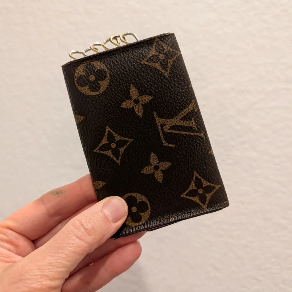Louis Vuitton Key Holder in Monogram canvas